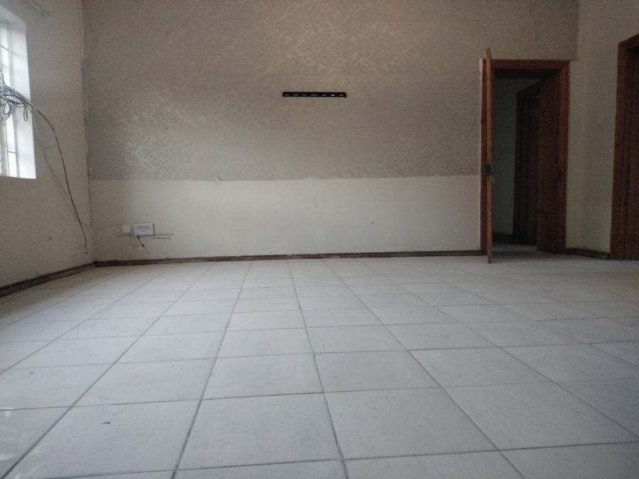 4 Bedroom Property for Sale in Ladybrand Free State